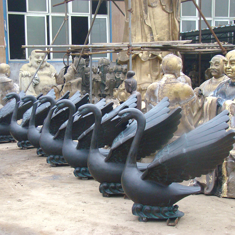 铸铜天鹅雕塑，天鹅铜雕加工厂家