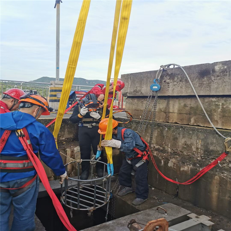 钢板桩水下切割潜水施工 水下工程 找恒隆水下工程有限公司