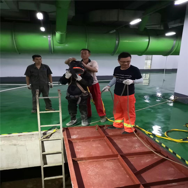 钢套箱水下切割蛙人潜水施工 蛙人潜水维修服务