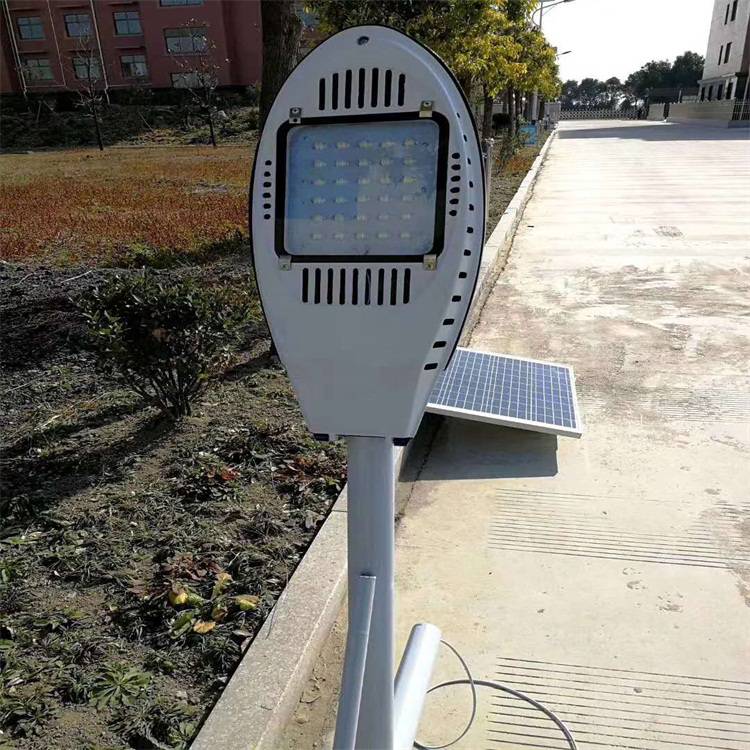 秦皇岛太阳能路灯 兴诺 低价销售 led一体化太阳能路灯