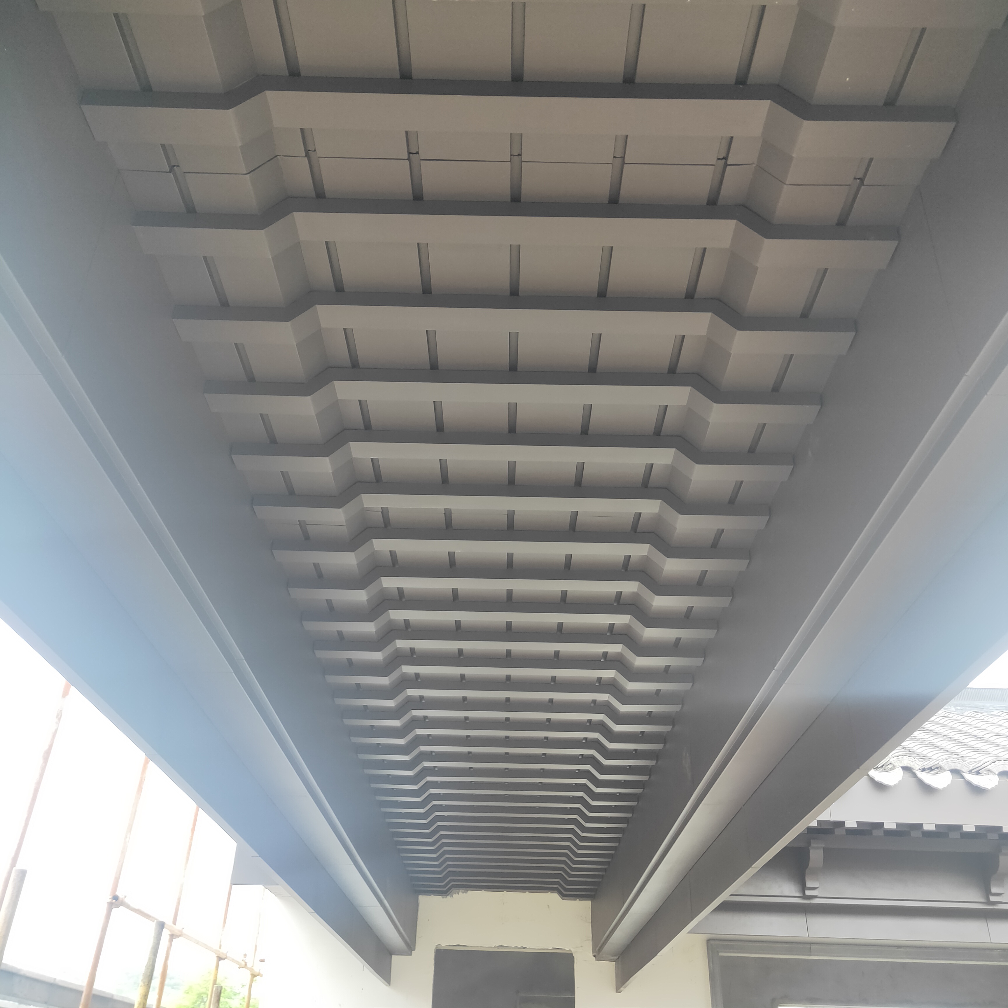 走廊仿古吊顶深咖啡色铝单板广东工厂生产