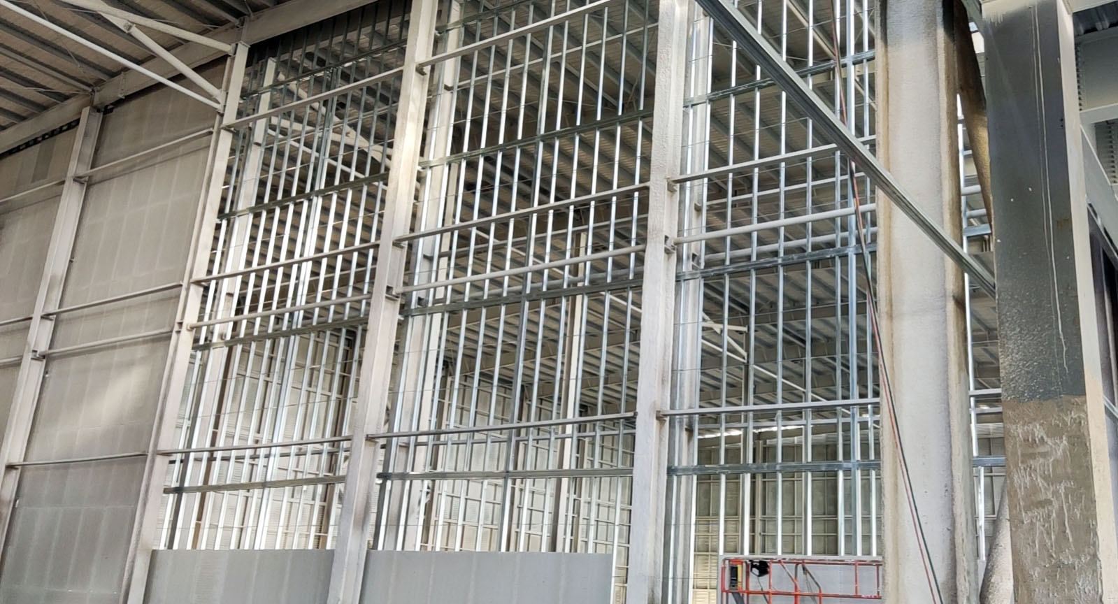 江苏幕墙铝板装修 幕墙铝板网的优势用途