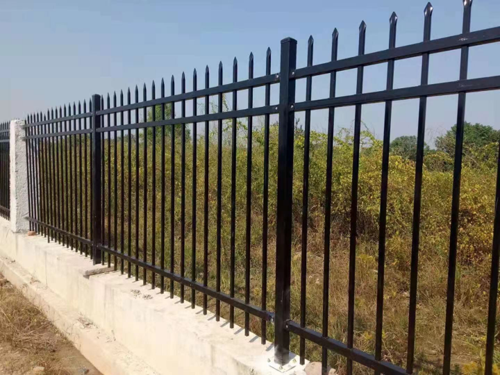 学校防爬锌钢护栏 厂区锌钢护栏 小区住宅楼围墙栅栏