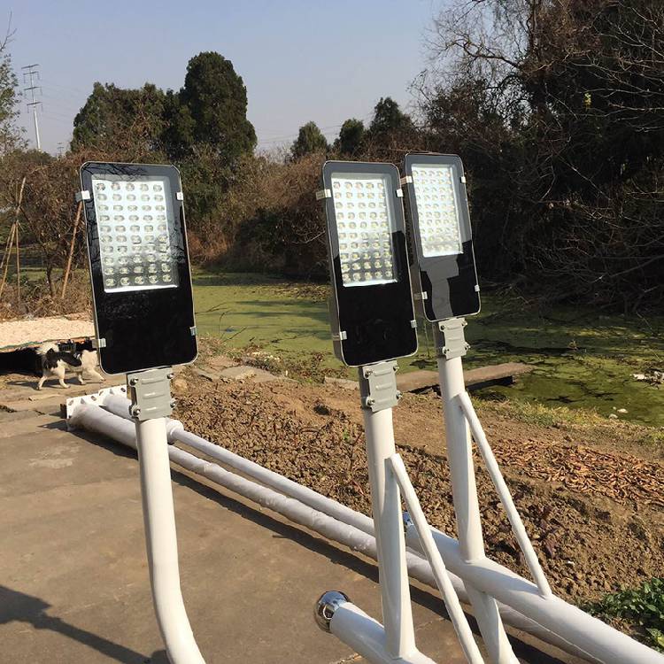 兴诺光电 沧州道路照明太阳能路灯 户外亮化太阳能路灯 质保三年价格优惠