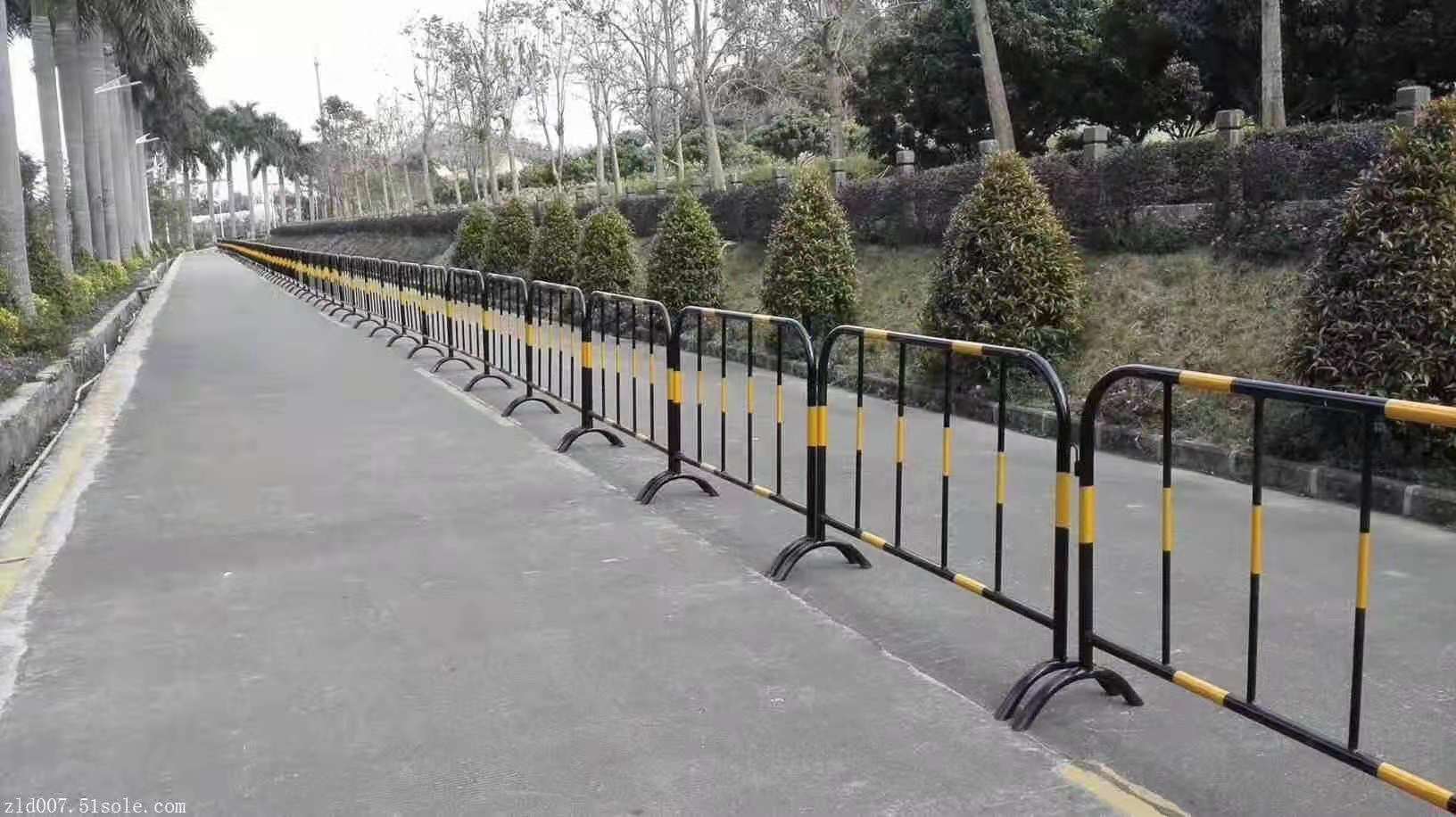 深圳警示柱护栏规格