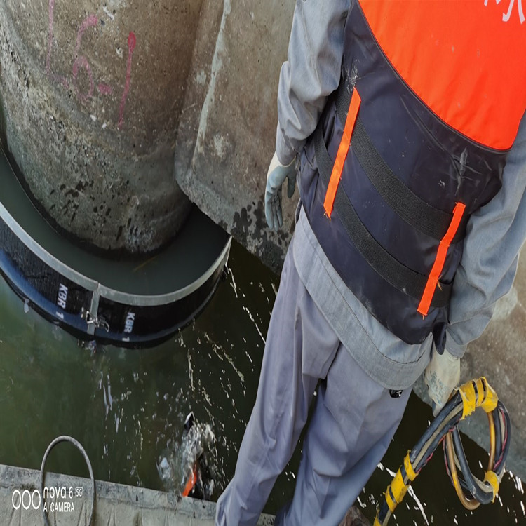 无锡管道潜水安装公司 潜水员水下作业联系恒隆水下工程