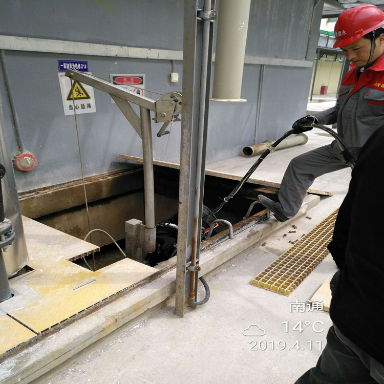 钢板桩水下切割公司 蛙人水下维修作业