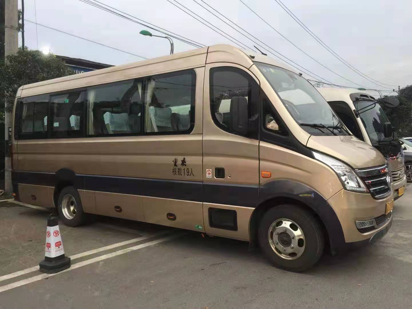 惠州包车服务 深圳租车公司 13人包车