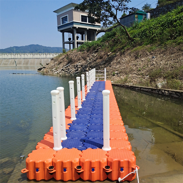水上平臺浮橋浮筒 平臺浮筒水上浮橋釣位平臺 塑料浮臺水上浮橋可定制