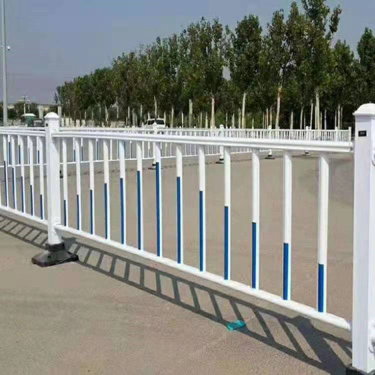 武汉**道路护栏/道路警示护栏KM-033型喷涂1乘3米/套