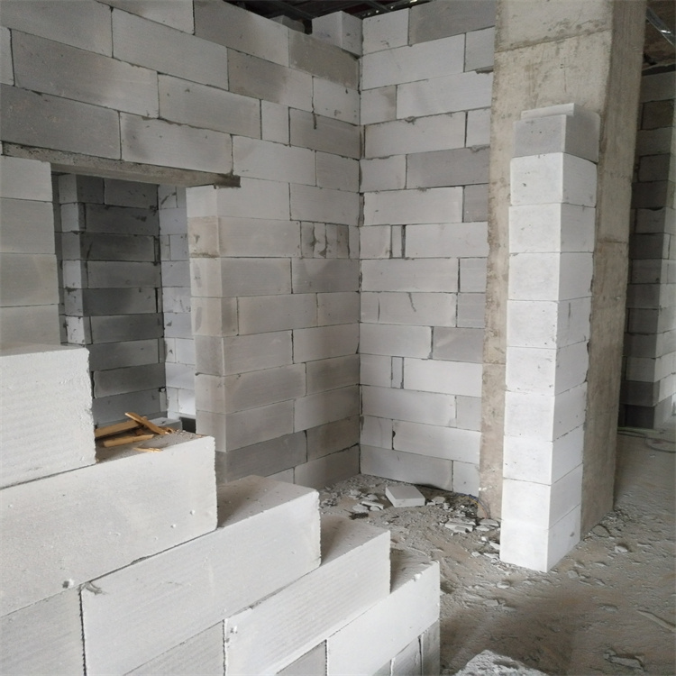 衡阳轻质砖销售 加气块隔墙板施工队