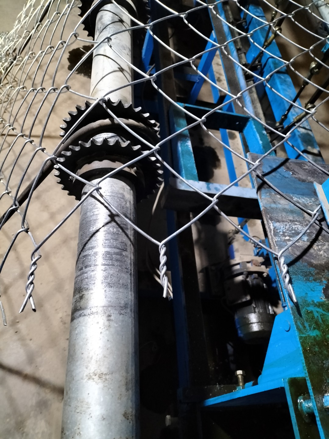 南京圈山铁丝网防护栏安装