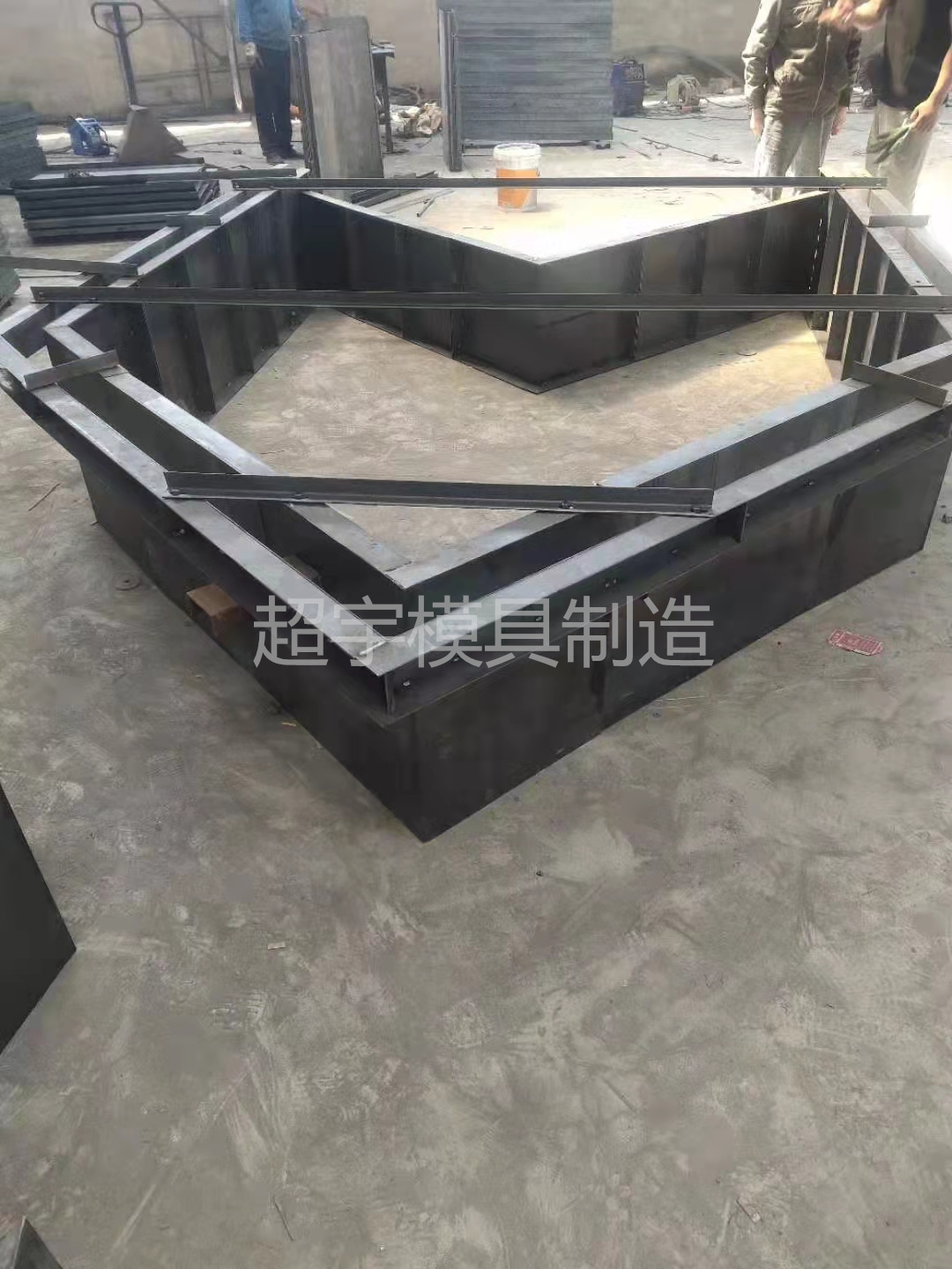 广东高速护坡钢模板 **宇模具机械加工厂欢迎咨询