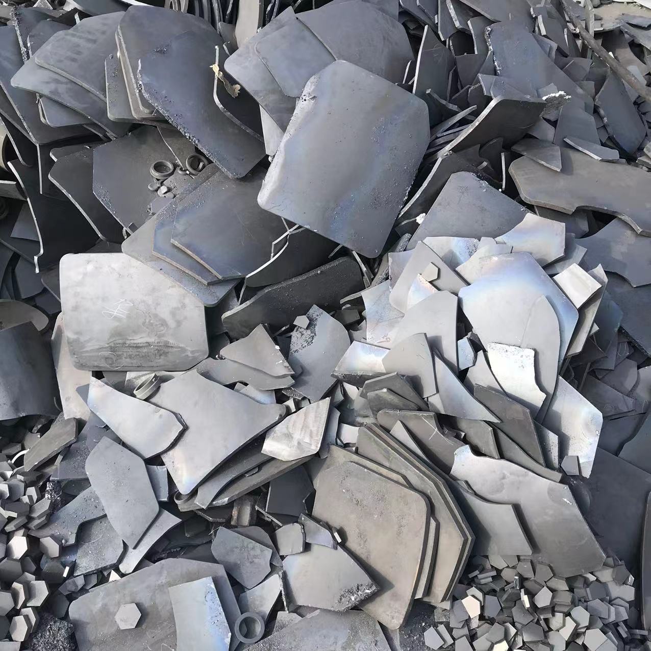 回收废旧碳化硅砖 丹东环保型废旧碳化硅供应商