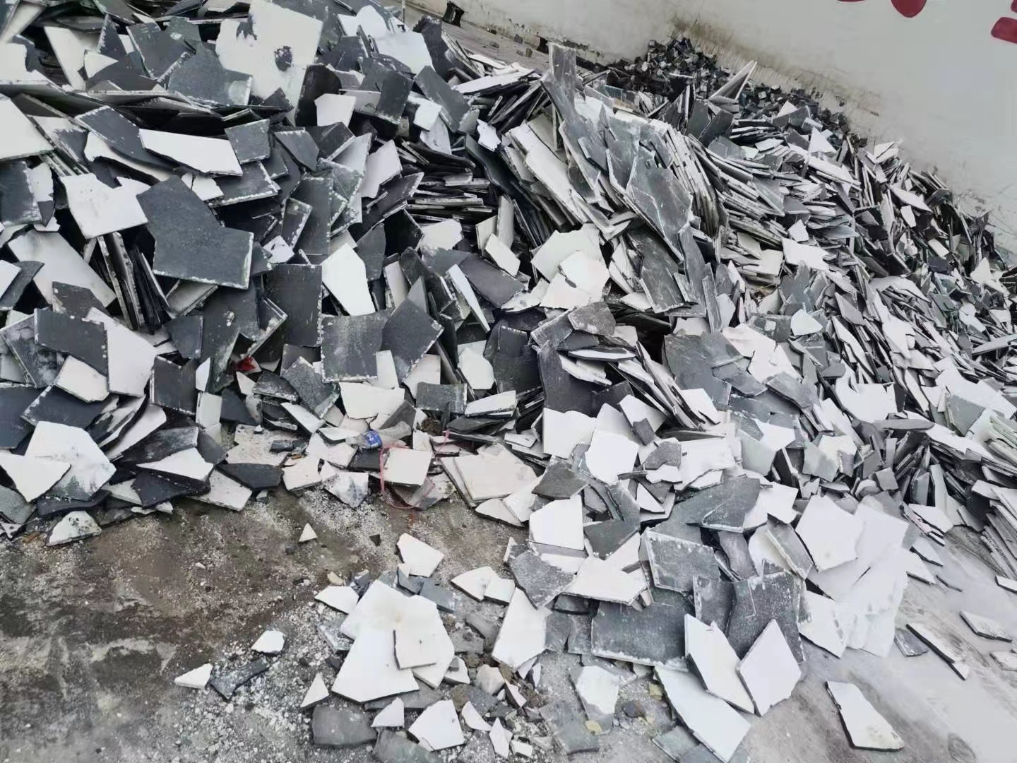 回收废旧碳化硅砖 鞍山耐高温废旧碳化硅供应商