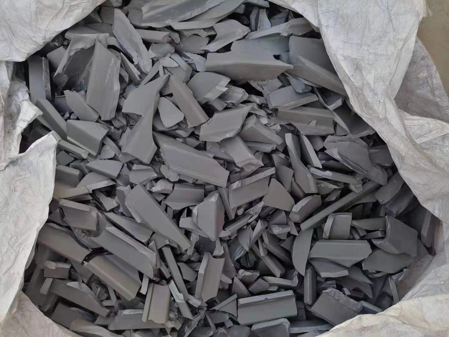 回收二手熔铝炉碳化硅坩埚-回收废碳化硅棚板-咨询宏丰耐材