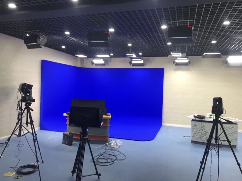 中视天威真三维虚拟演播室搭建校园电视台直播设备