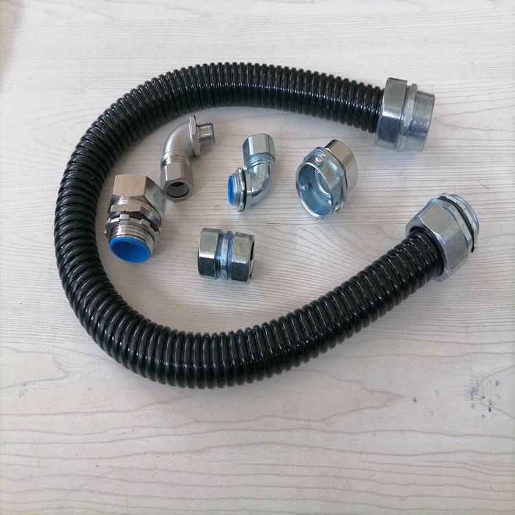 DN32黑色单勾镀锌包塑蛇皮管 M40*1.5电线电缆保护管连接器供应