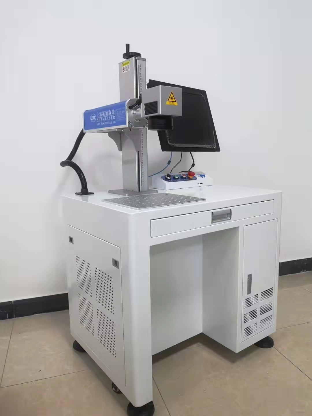 上海振劢激光 激光焊接机 激光打标机 视觉打标机出售