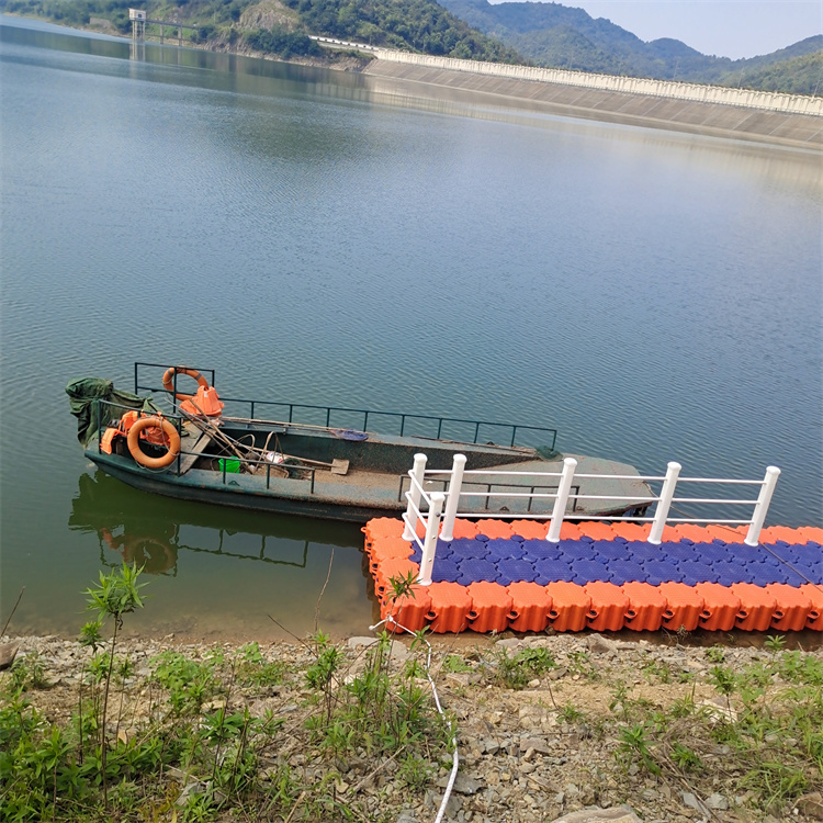水上观光平台浮桥浮筒施工方案 塑料平台浮筒湖泊水上浮桥规格可定制