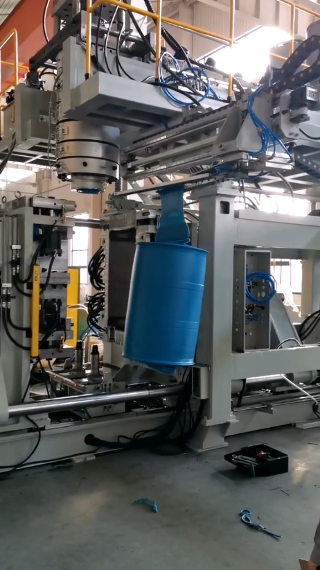 120型吹塑机|生产200升塑料桶的机子-220升塑料桶机子-蓝色化工桶机器