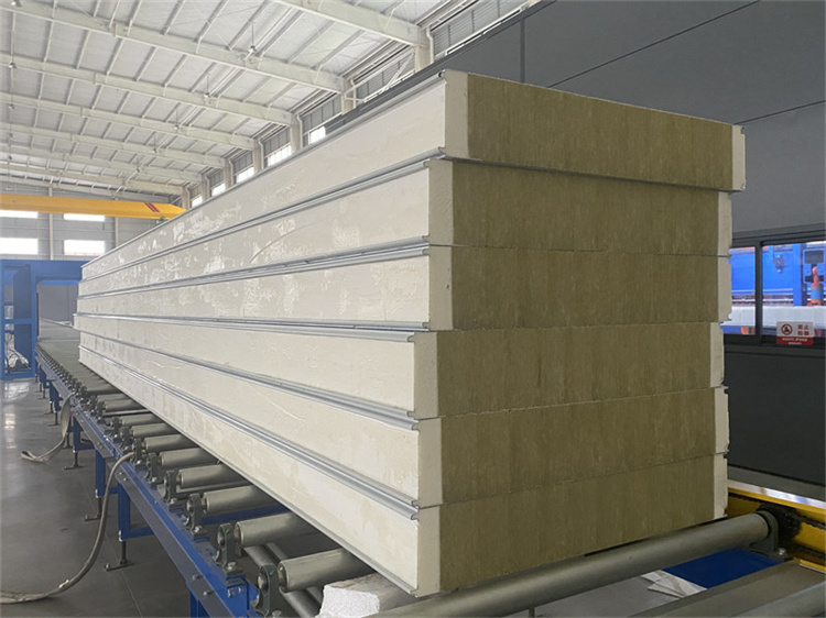 江苏恒海钢结构有限公司供应岩棉夹芯板，墙面板，屋面板，岩棉防火板