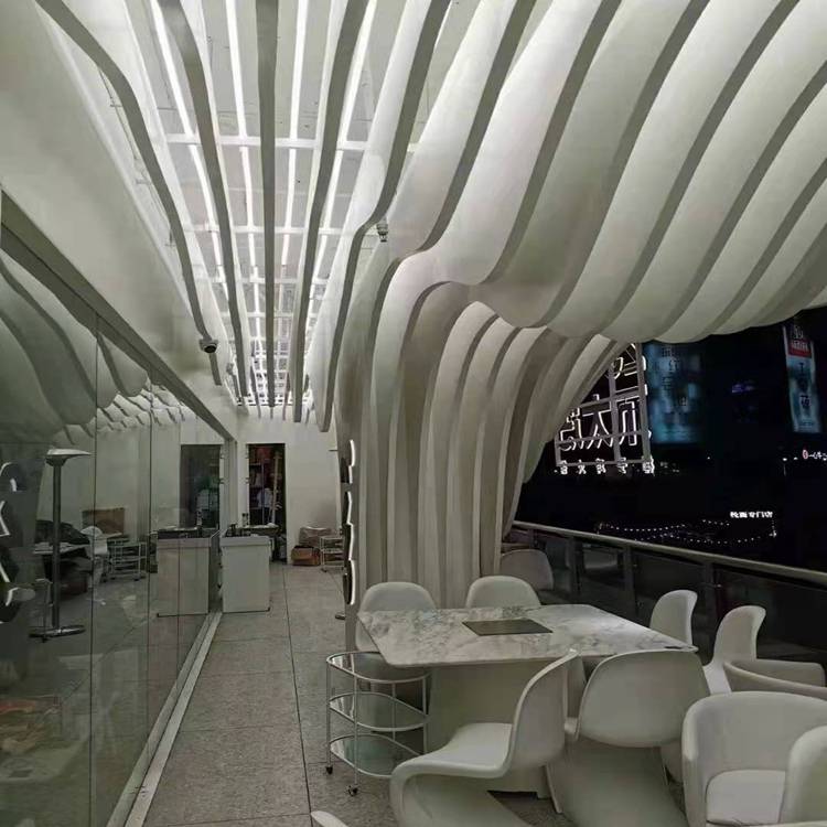弧形铝方通 广东咖啡厅幕墙铝方通源头厂家供应
