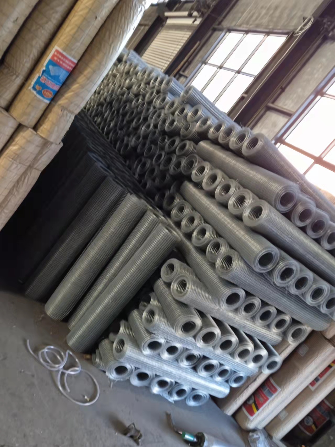 厂家批发热镀锌电焊网 改拔丝电焊网现货