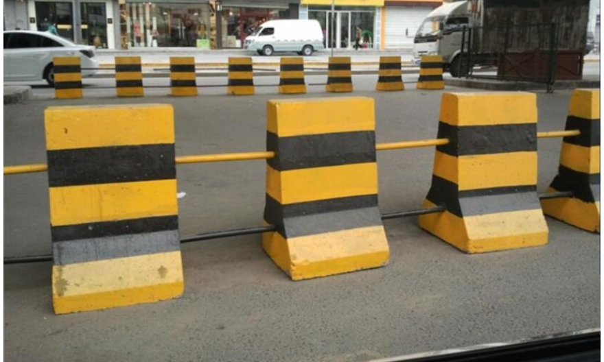公路防撞水泥隔离墩安装怎么收费 上海煜展交通设施工程供应