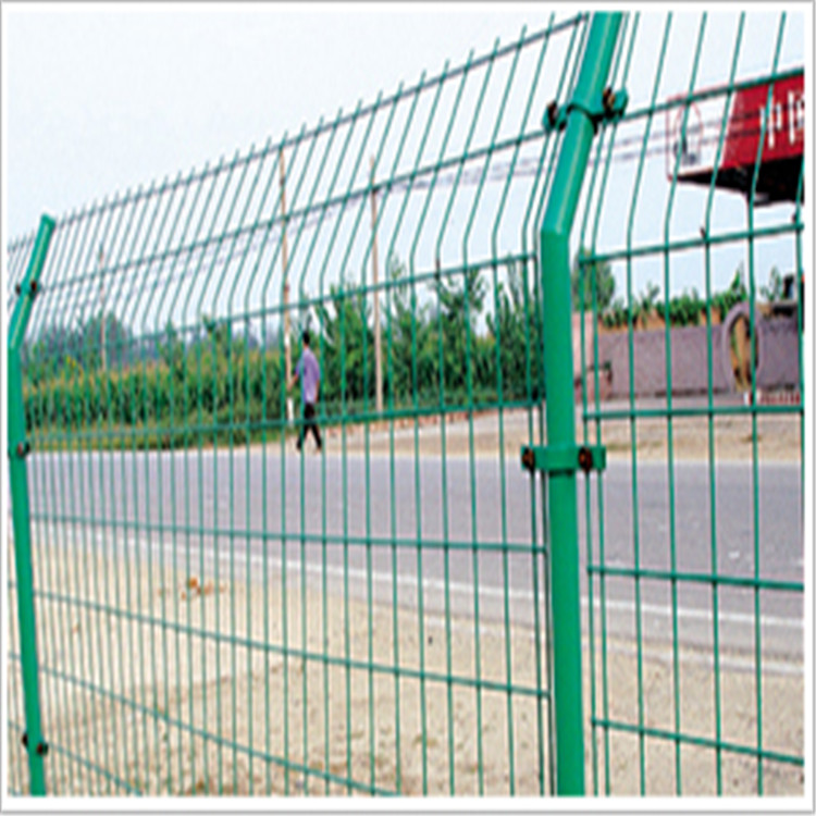 武汉机电城2栋21号圈地护栏/双边丝防护网1.5乘3米现货供应