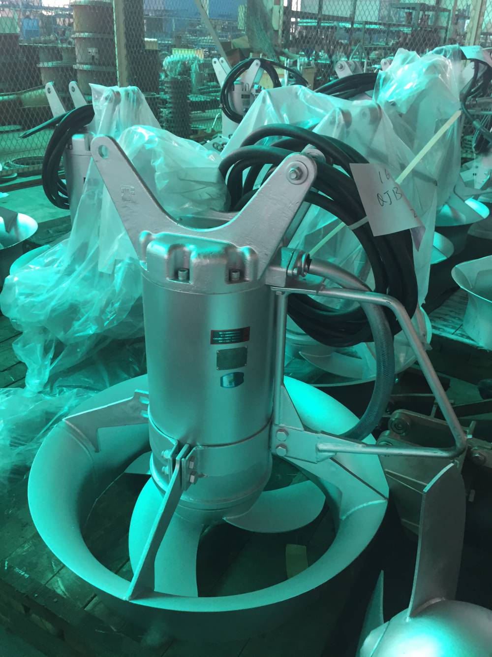 厂家直销蓝途自产 QJB1.5/6-260/3-980潜水搅拌机 氧化沟液下搅拌机