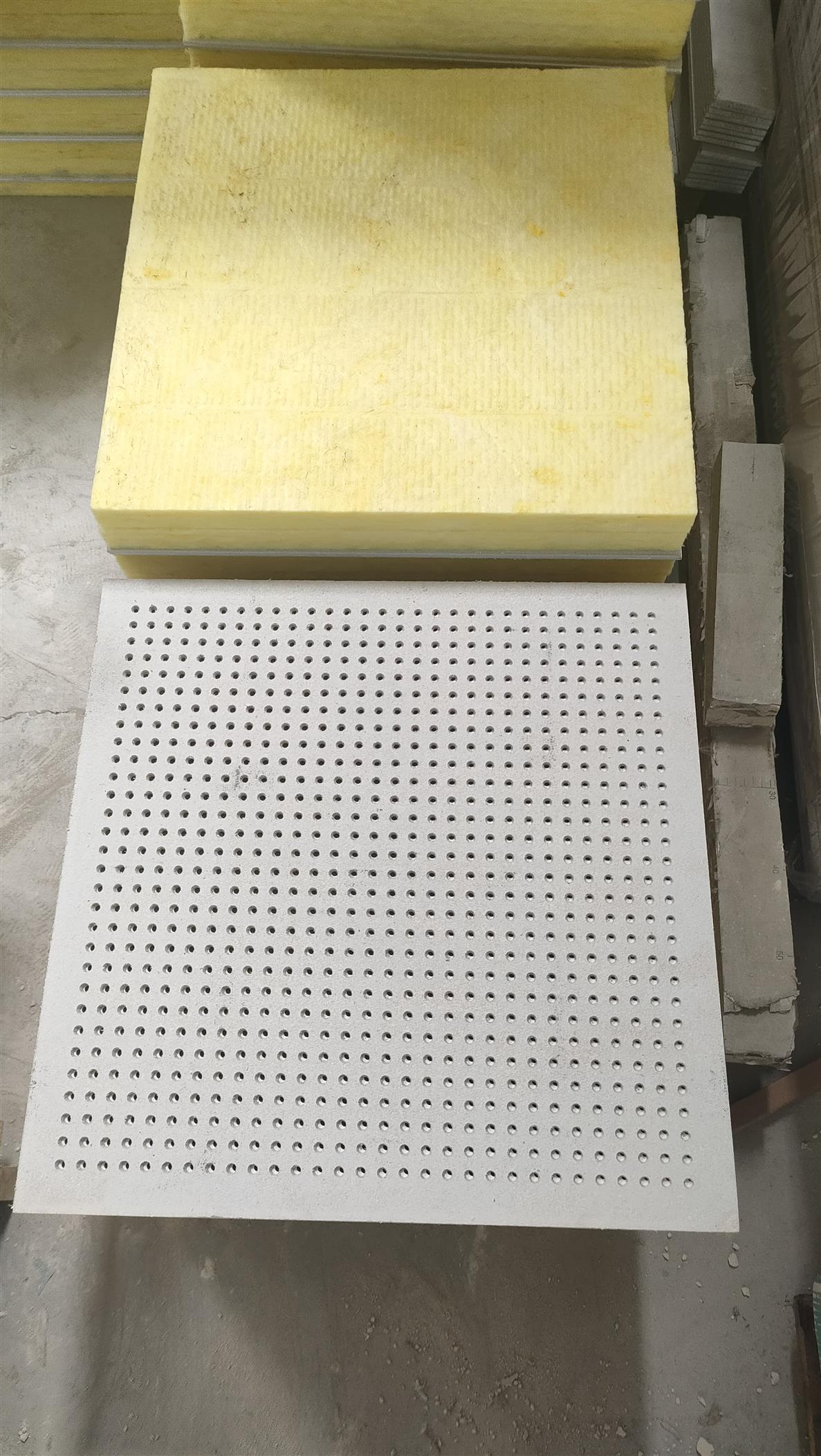 石膏板穿孔复合吸音板安装
