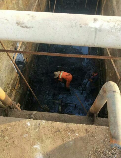 北京清理隔油池公司 管道堵塞疏通器 清理化粪池疏通厨房下水道的电话