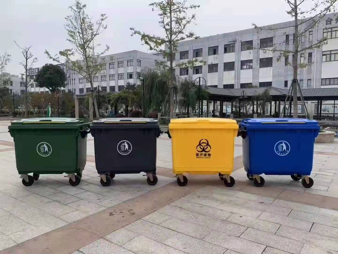 安装分类垃圾桶