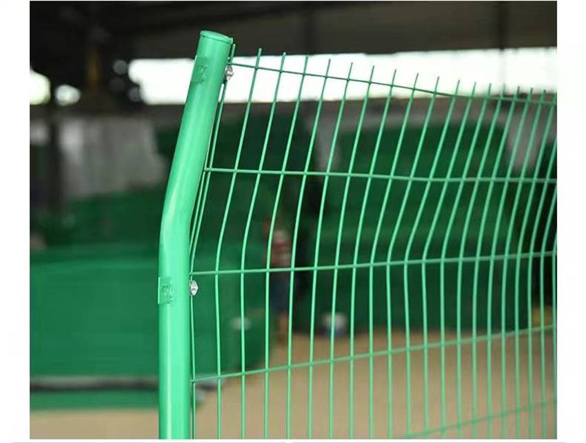 高速公路隔离防护网道路交通隔离栏鸡场护栏围栏双边丝护栏