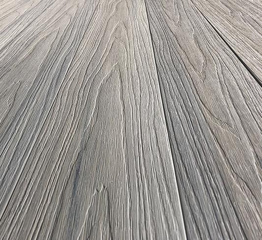 大连金州塑木地板厂家 包安装 实心塑木地板可用20年