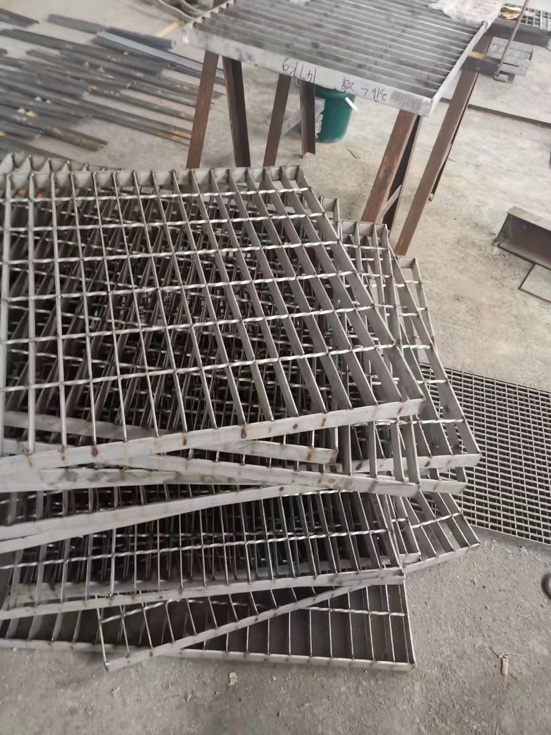 巢湖钢梯踏步板厂 可按图纸定制
