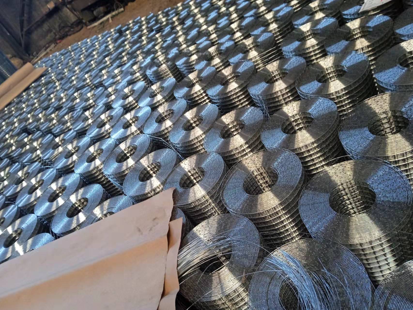 安平县明纳厂电焊网 外墙保温网 养殖用电焊网