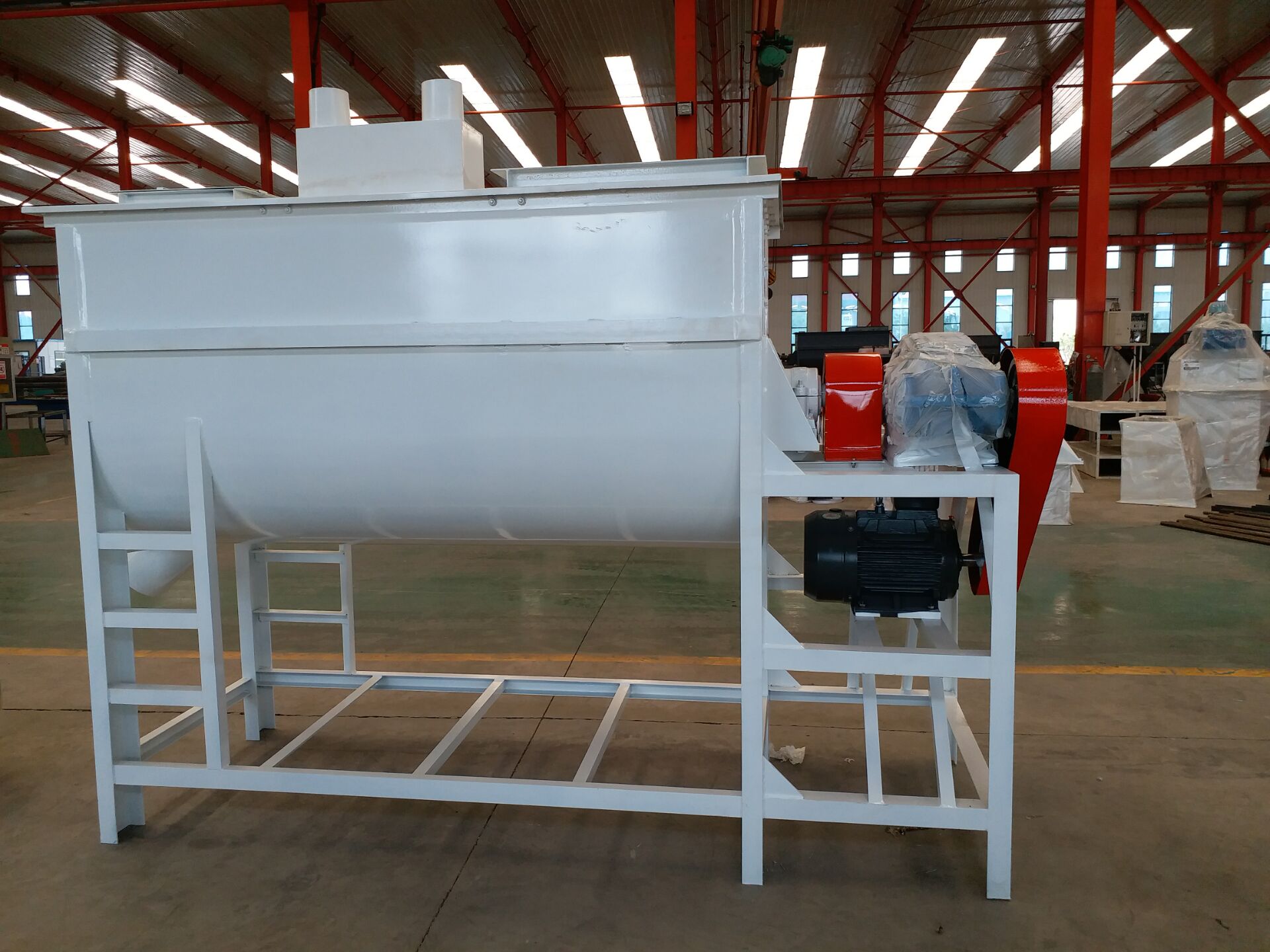 山西客户定制养殖小型粉料饲料搅拌设备可加油水单轴螺旋混合机