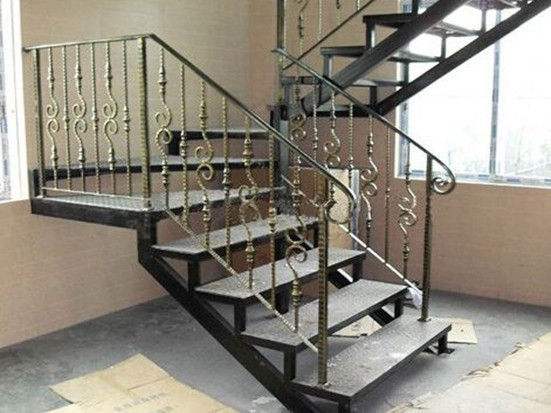喀什扶手楼梯-新疆合创通达楼梯加工厂