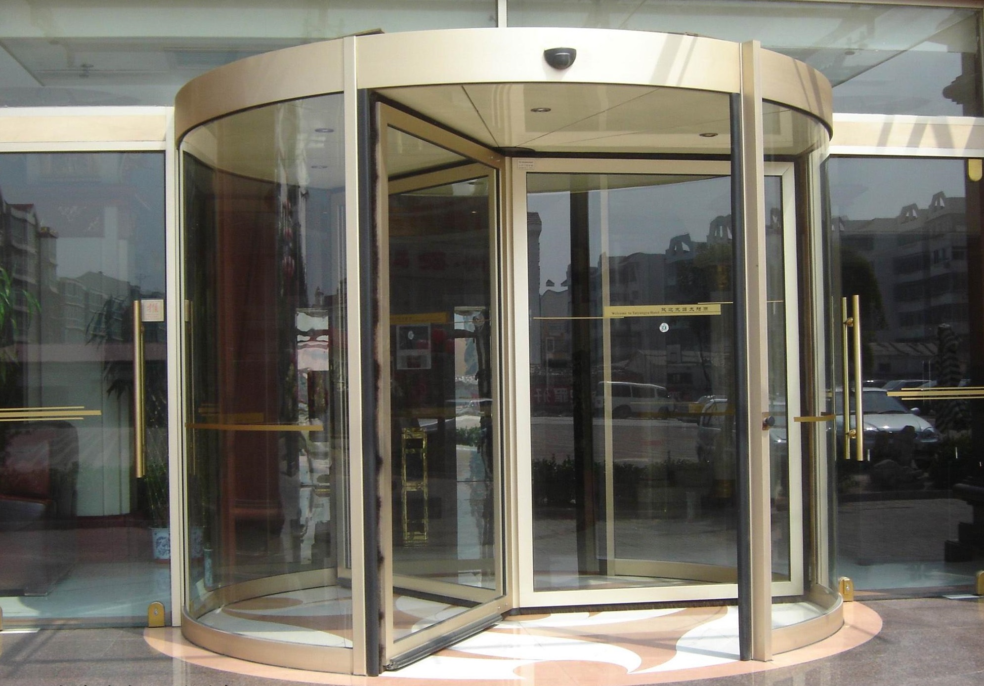 福州兄弟 商场、写字楼大门 自动感应旋转门 铝合金玻璃 不锈钢大门