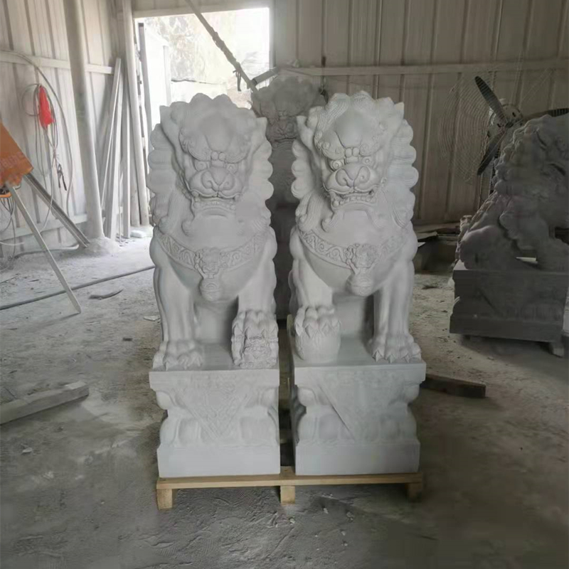 石头狮子雕塑
