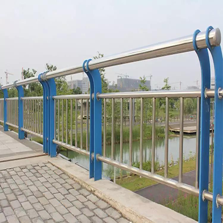 吐鲁番市护栏围栏加工厂 源头工厂
