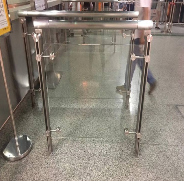 户外不锈钢玻璃护栏 地铁站不锈钢玻璃栏杆定制 不锈钢扶手立柱