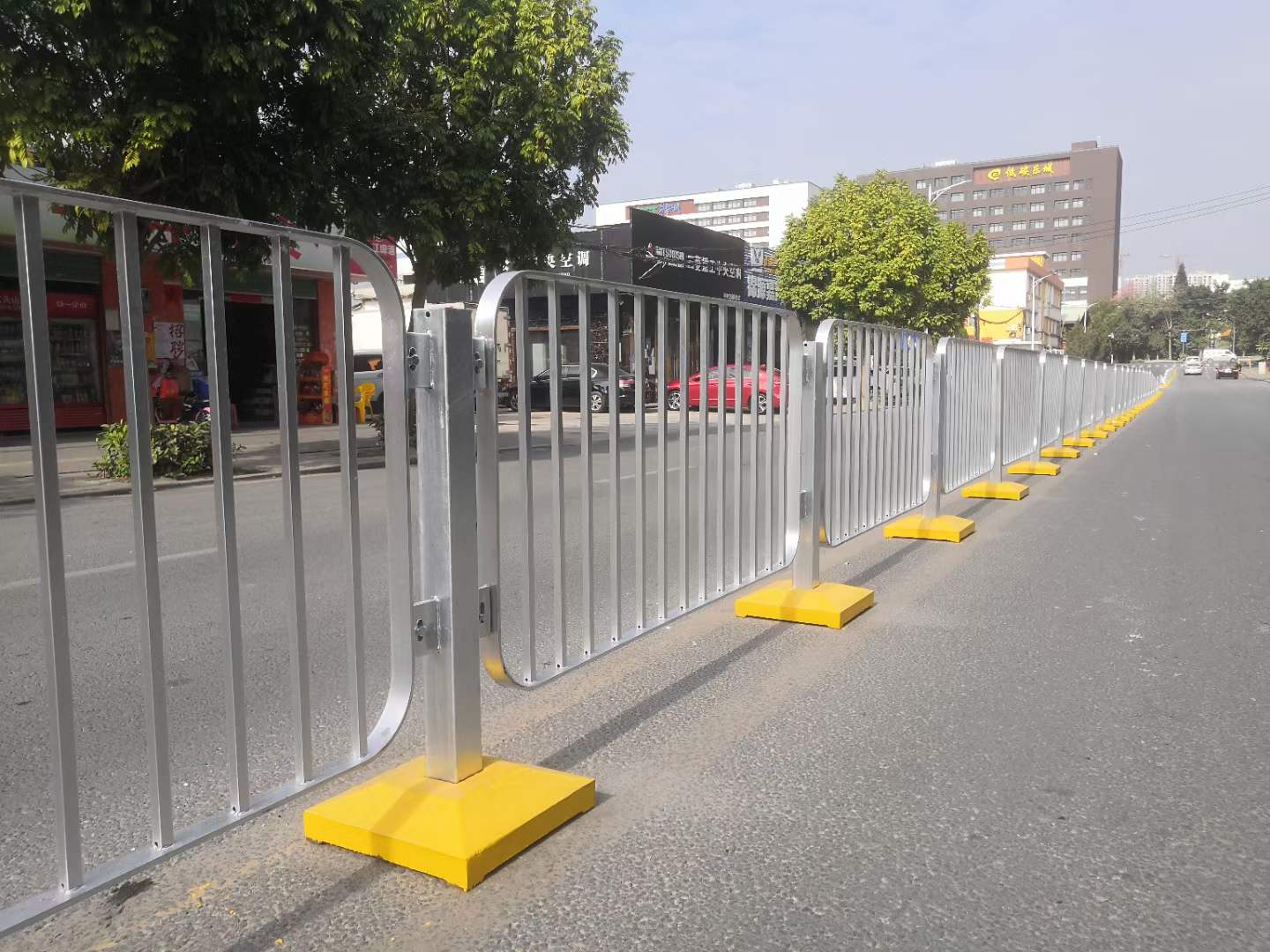 广州护栏生产厂家 深圳马路镀锌栏杆款式价格
