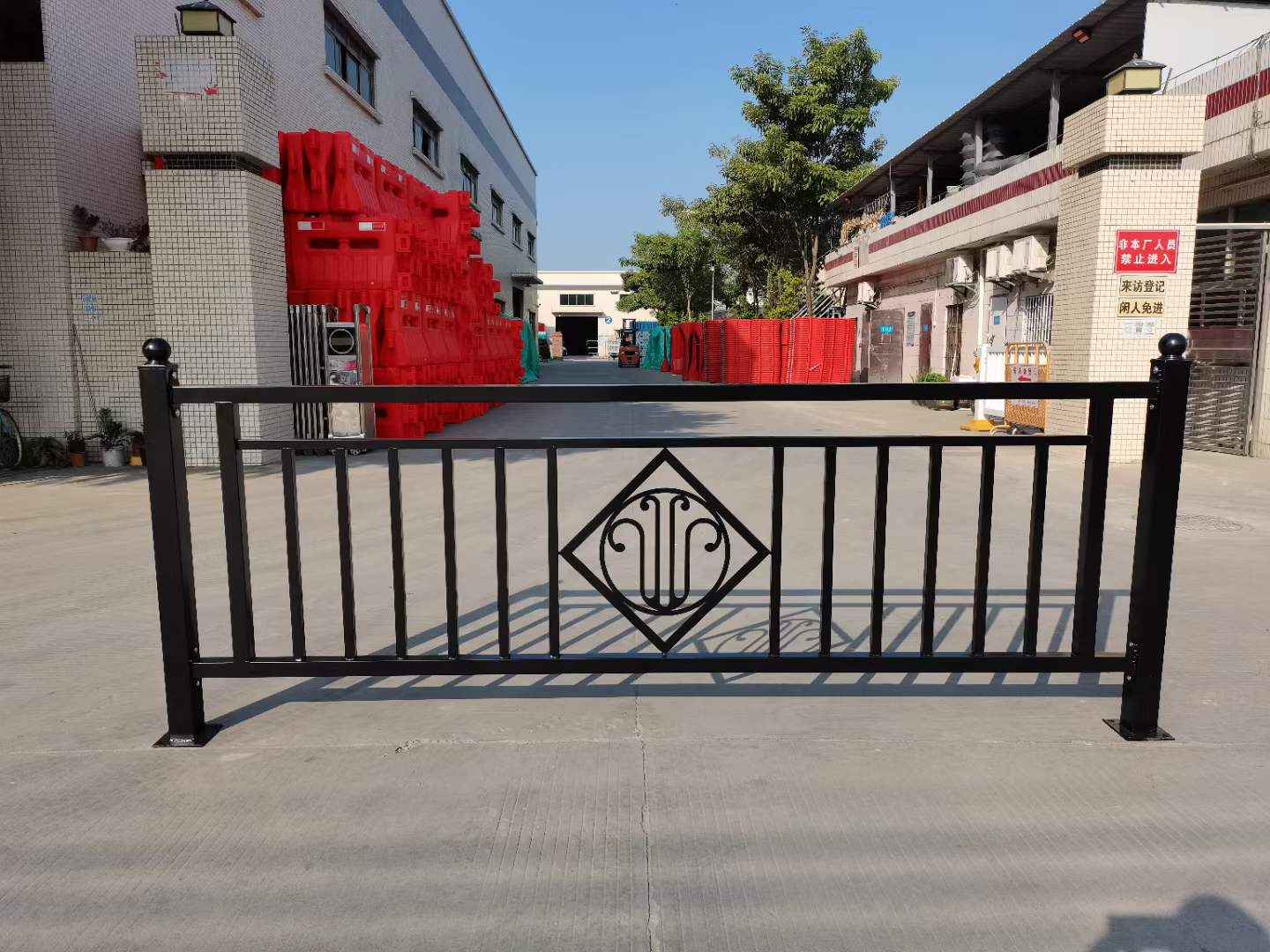 清远**道路隔离护栏定做 广州护栏厂家