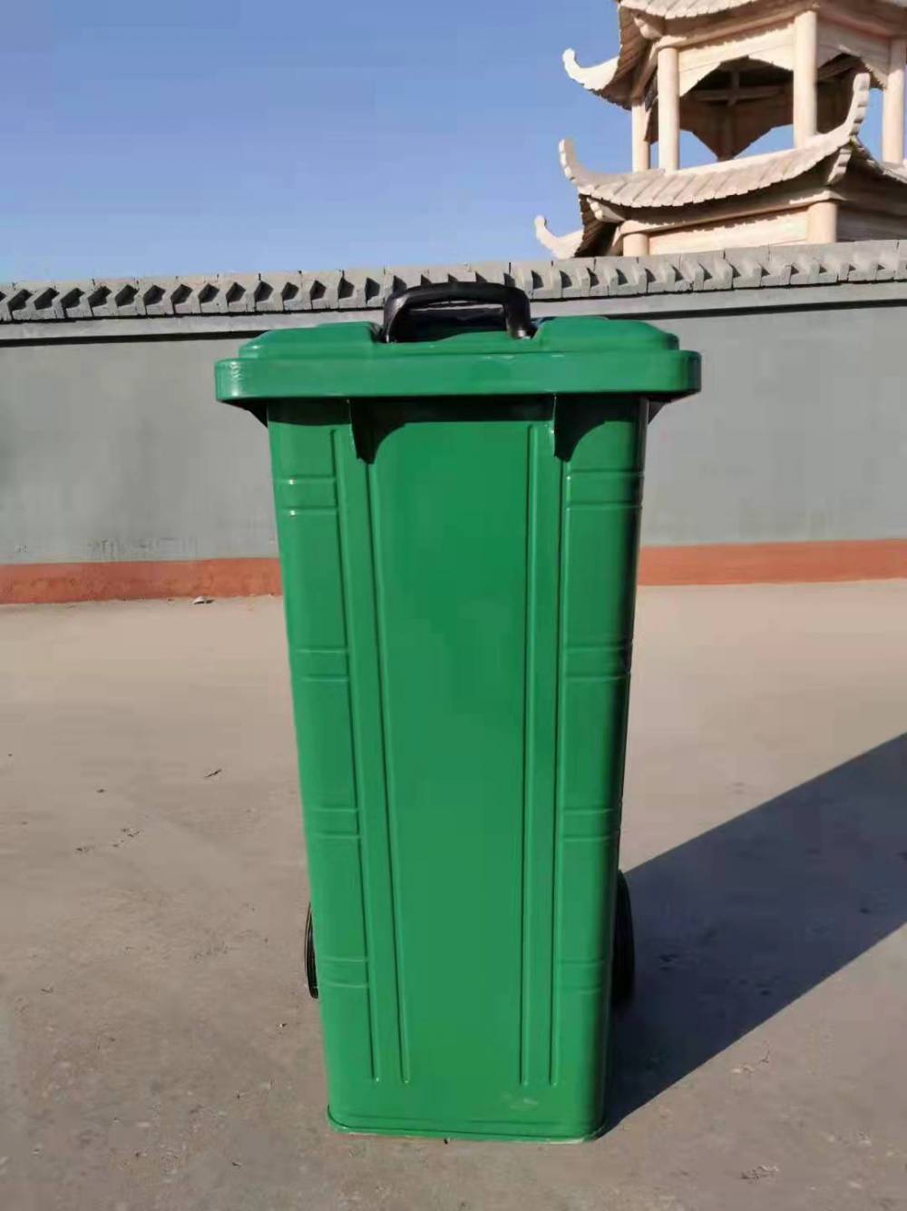 供应景美公共场所用240镀锌板桶绿色使用方便生活垃圾桶