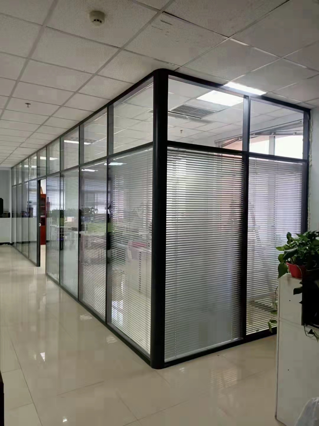 鸡泽县办公玻璃隔断厂家 解决方案
