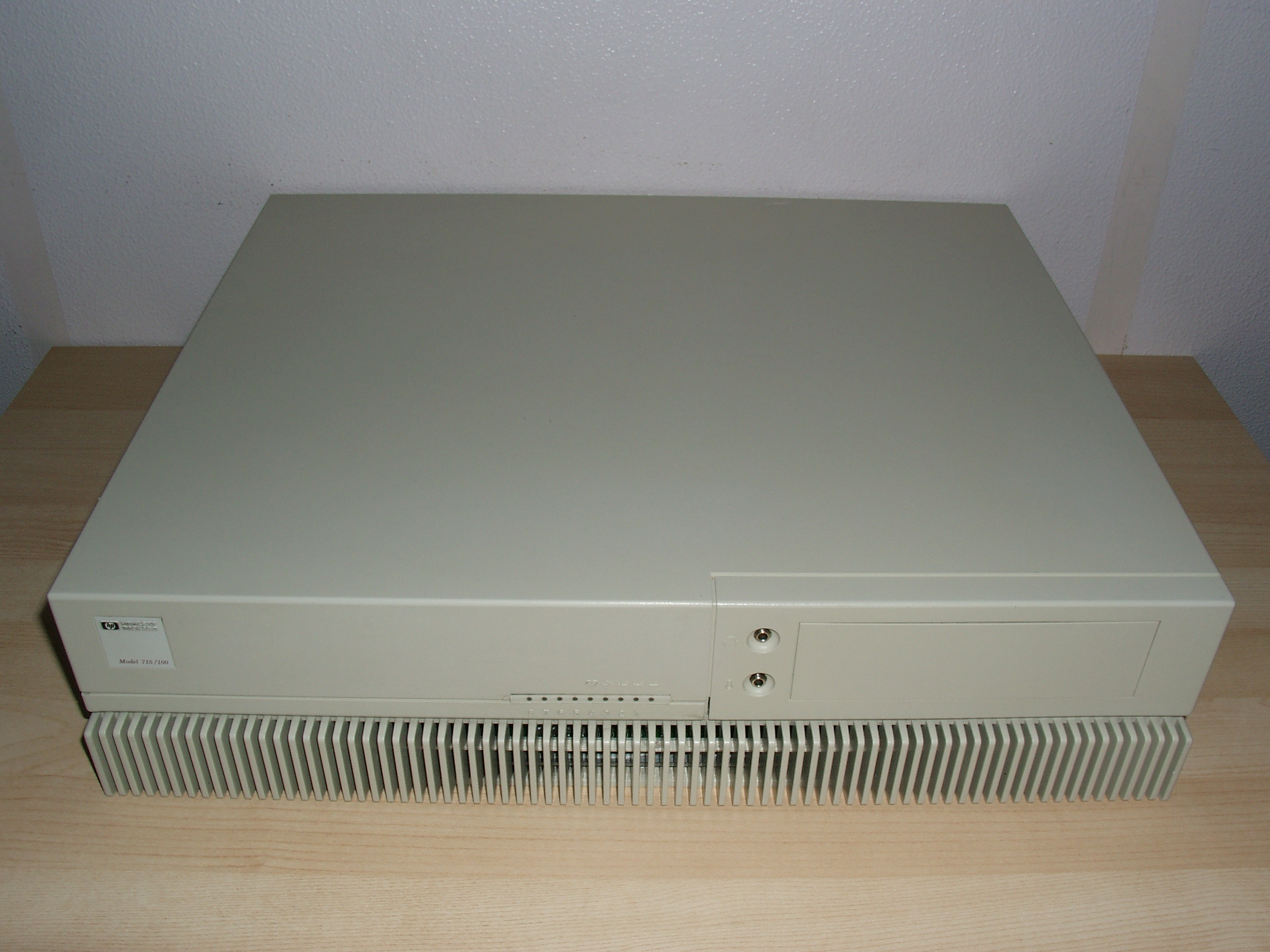 HP9000 715/100 阿波罗工作站 HP-UX UNIX A4091A二手服务器