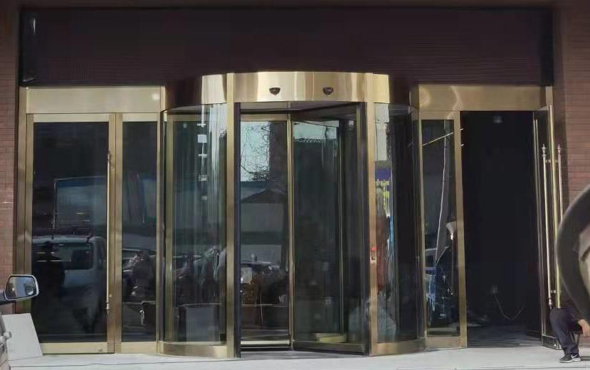 西安三翼旋转门生产厂家 酒店旋转门加工安装